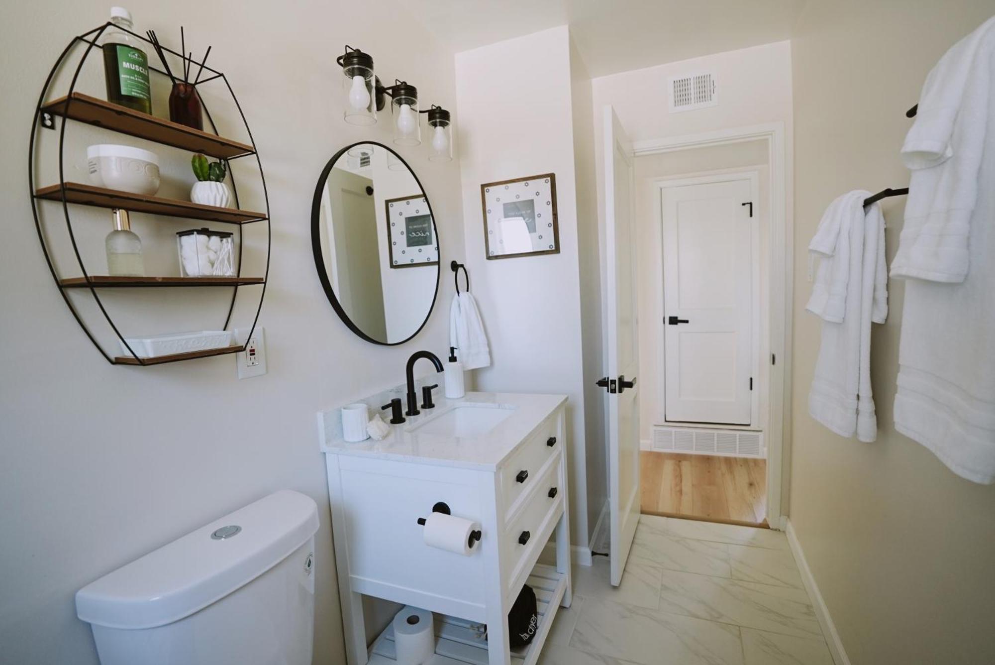 Centrally Located! Remodeled! Huge Backyard! The White House Albuquerque Exterior foto